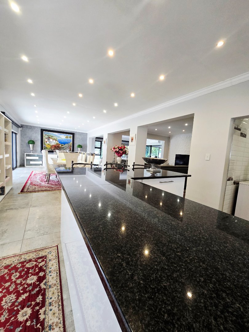 6 Bedroom Property for Sale in Wilkoppies North West